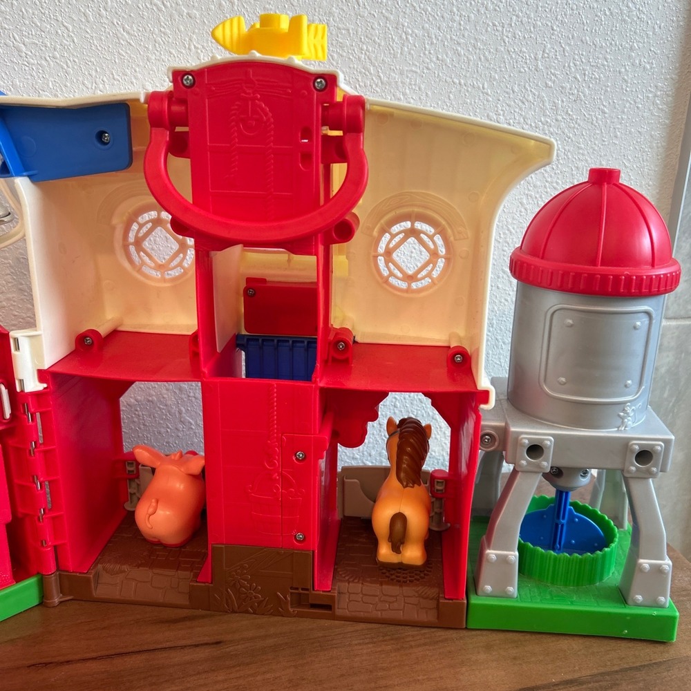 Fisher-Price Little People Caring for Animals Farm Playset with 4 Figures - Picture 10 of 10